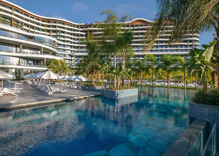 Mylome Luxury & Hotel 5*